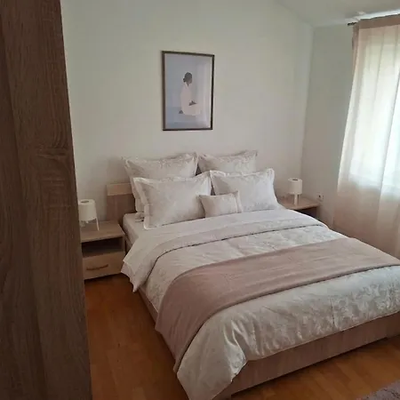 Luxury Aleks Apartamento *